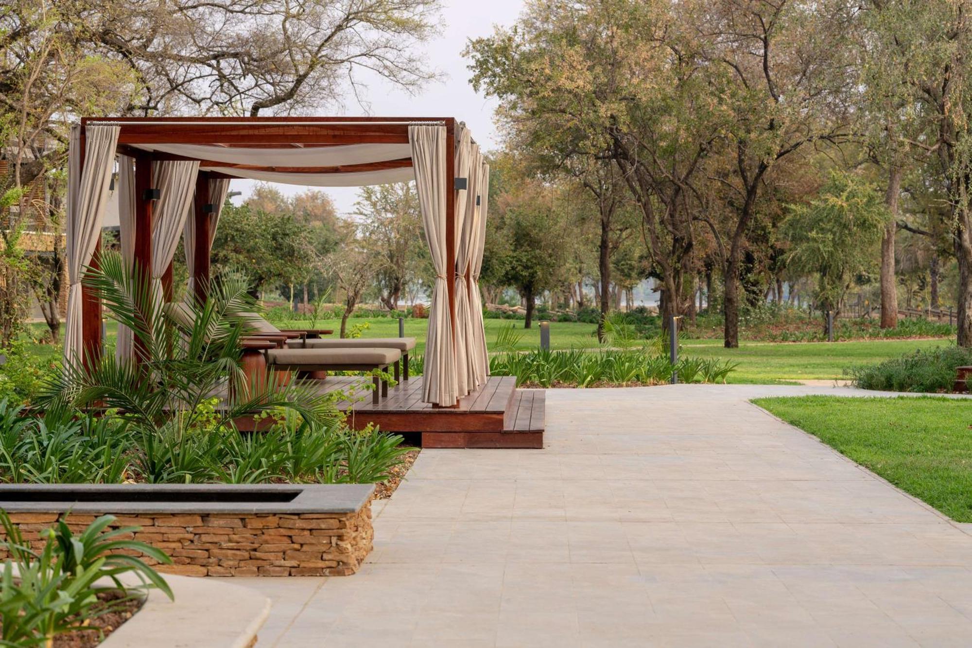 Radisson Blu Mosi-Oa-Tunya Livingstone Resort Exteriér fotografie